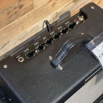 Fender Blues Junior III 15-Watt 1x12" Guitar Combo 2010 - 2017 - Black image 2