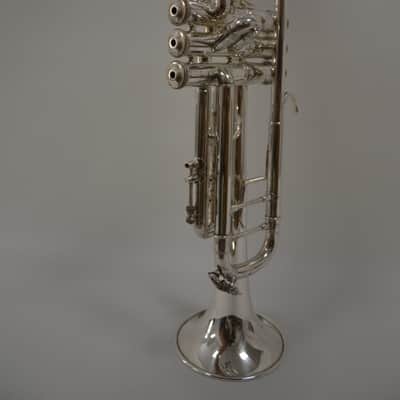 Trompeta Bach Stradivarius pabellón 43 en buen estado. image 13