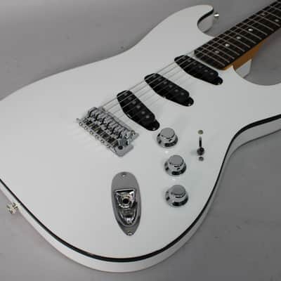 Fender MIJ Aerodyne Special Stratocaster 2022 - 2024 Bright White image 10