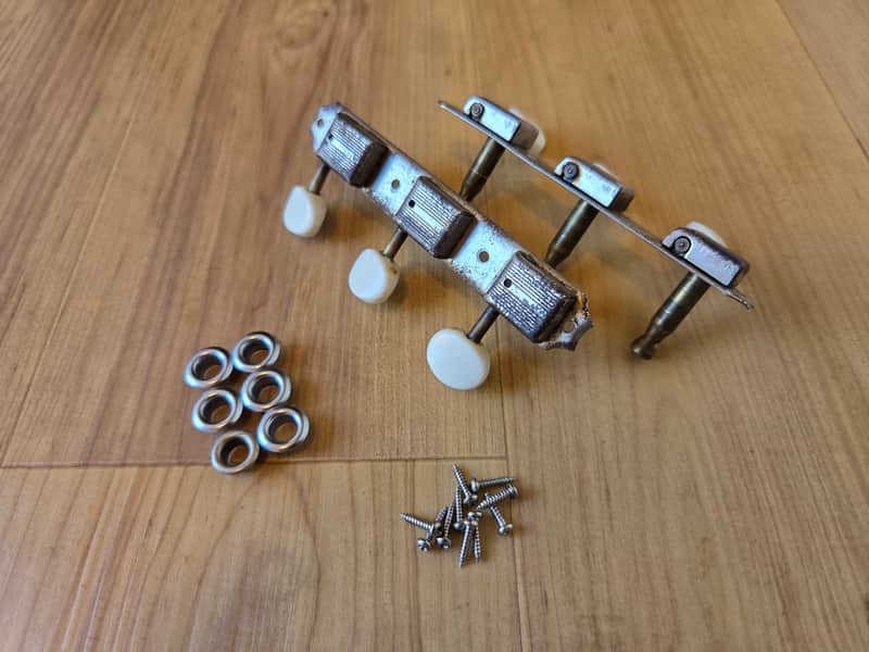 Set of Vintage 1950's Kluson No Line Strip Tuners w/ Ferrules, Mounting Screws! image 1