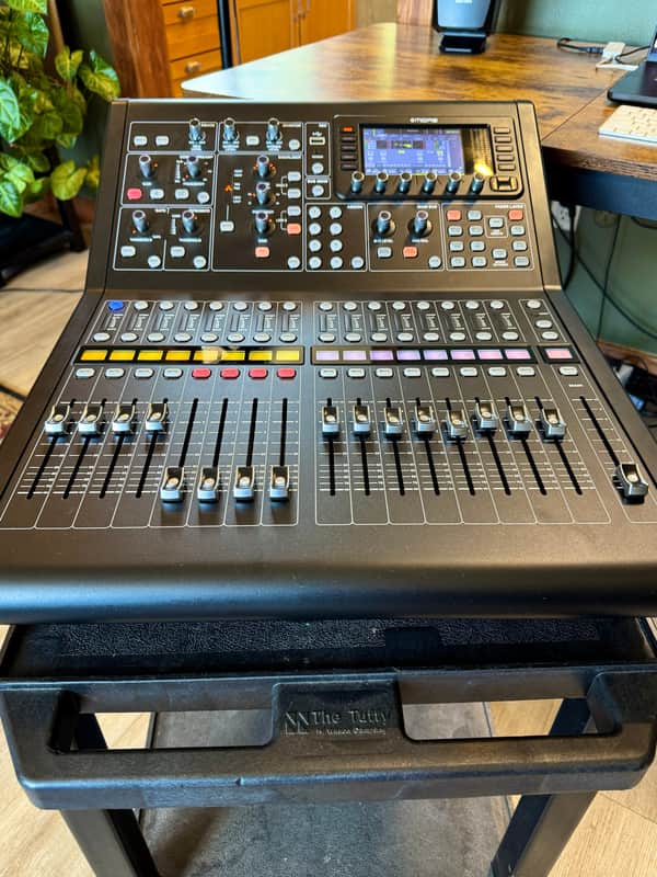 Midas M32R LIVE Digital Mixing Console