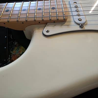 Fender American Special Stratocaster with Maple Fretboard 2015 - 2018 - Olympic White image 9