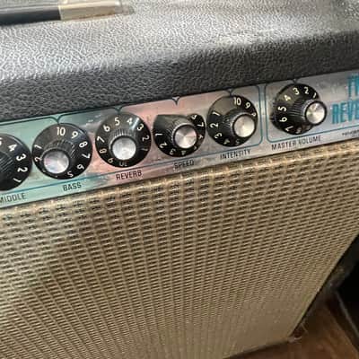 Fender Twin Reverb 2-Channel 100-Watt 2x12" Guitar Combo 1972 - 1976 - Silverface image 3