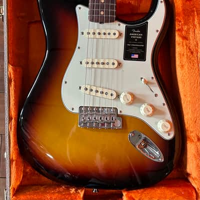 Fender American Vintage II 1961 Stratocaster - Sunburst /8lbs. 0.8oz. #V2442522 image 3