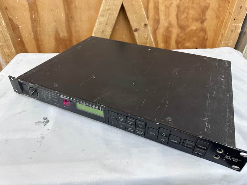 YAMAHA SPX1000 マルチエフェクトプロセッサー Yamaha SPX1000 Professional Multi-Effect Processor | Reverb