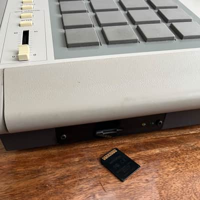 Akai MPC3000 MIDI Production Center 1993 - 2001 - Grey image 7