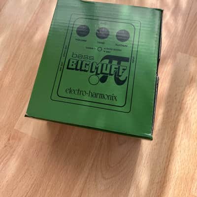 Electro-Harmonix Bass Big Muff Pi Distortion / Sustainer 2008 - Present - Green image 2