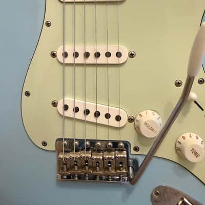 Fender Limited Edition Vintera II Road Worn '60s Stratocaster 2025 Sonic Blue image 5