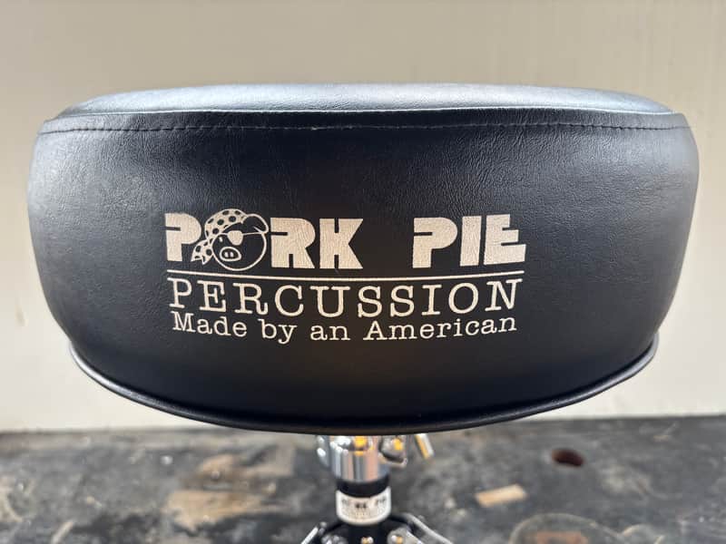 Pork Pie Gel Round Seat with mounting plate only - Black image 1