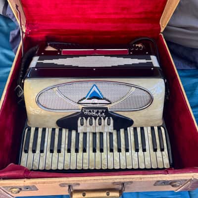 Vintage Italian Accordion, Iorio Candido- Original Box image 1