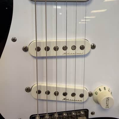Fender Eric Clapton Signature Blackie Stratocaster with Noiseless Pickups and Tweed Case - Pre Owned image 7