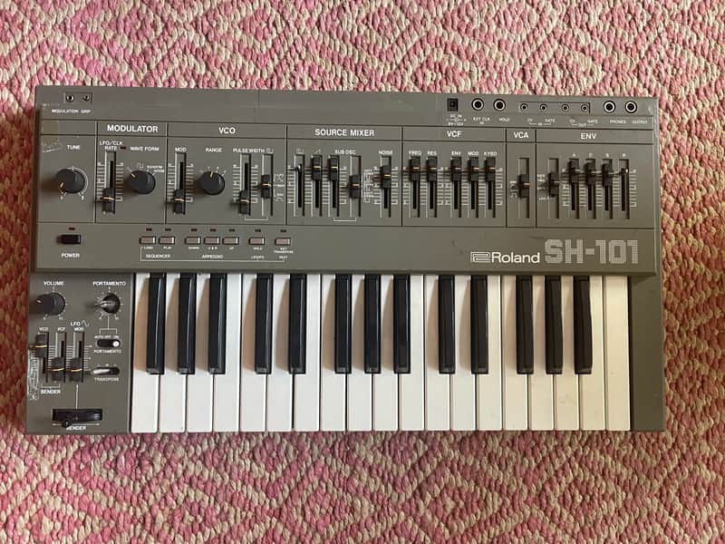 Roland SH-101 32-Key Monophonic Synthesizer