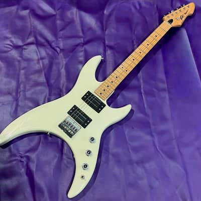 vintage 1980s 1983 Peavey USA MYSTIC White image 2