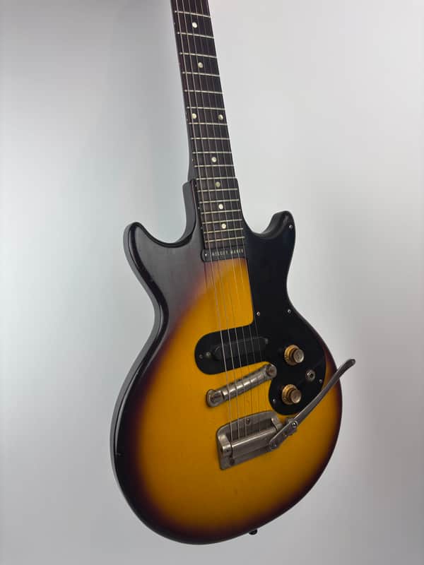 1961 Gibson Melody Maker with Vibrola Sunburst w/ Original gator case - Very Good