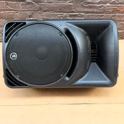 Mackie SRM450 v3 12" 1000W High-Definition Powered Loudspeaker (Single); Floor Example image 9