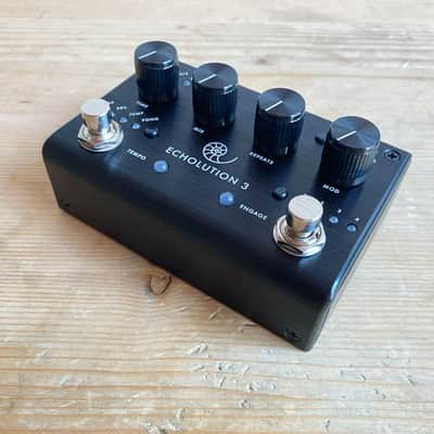 Pigtronix ECHOLUTION 3 - Multitap Digital Stereo Delay image 3