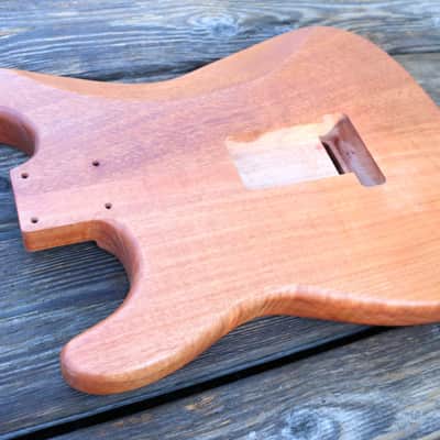Stratocaster body, mahogany/maple image 8