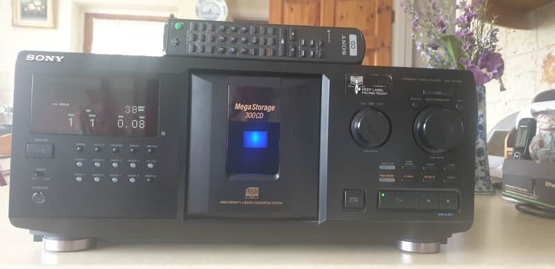 Sony CDP-CX355 2004-10 - Black image 1