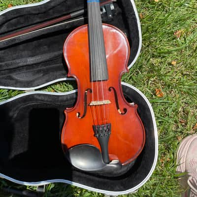 Conn-Selmer 4/4 violin - Traditional gloss finish image 3