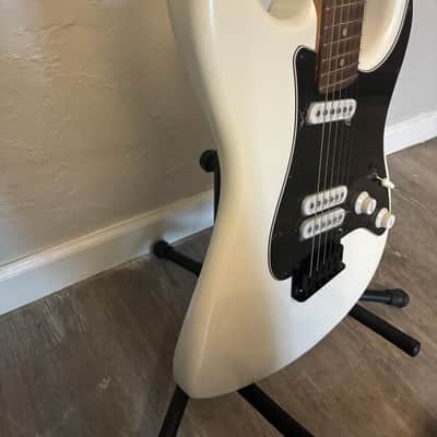Squier Contemporary Stratocaster Special HT 2021 - Present - Pearl White image 4