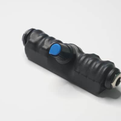 Tidbit Audio Quarter inch Momentary "on" Switch for guitar/synth - 1/4" 2022 Black image 1