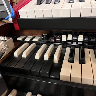 Hammond B-2/3 organ mahogany and Leslie 147 speaker image 2