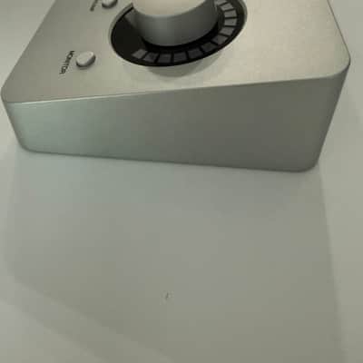 Universal Audio Apollo Solo Heritage Edition Thunderbolt 3 Audio Interface 2020 - Present - Silver Bild 4