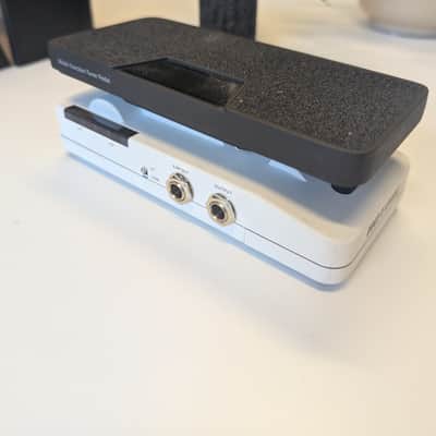Hotone Tuner Press 2024 - Present - Black / White image 2