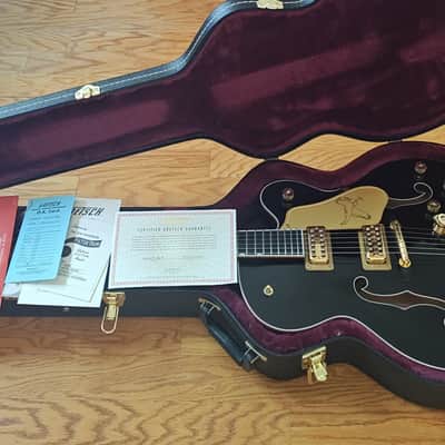Gretsch G6136T-BLK Players Edition Falcon with String-Thru Bigsby Upgraded Pickups- Black image 2