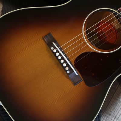 2024 Gibson Custom Shop 1942 Banner LG-2 Acoustic Guitar Vintage Sunburst + COA OHSC image 5