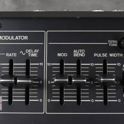 Roland SH-2 Analog Synthesizer w/Hard case in Very Good condition image 14
