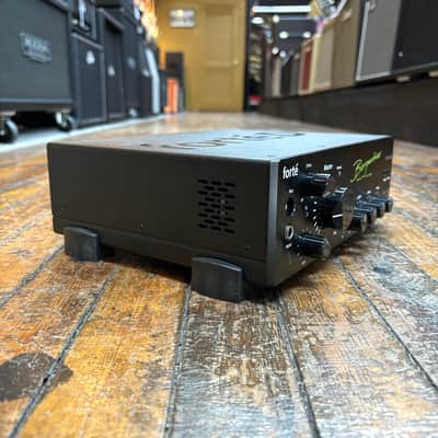 Bergantino Forté D Compact Bass Amplifier Head image 2