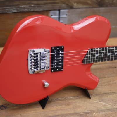 The Alternative Guitar Company 34 1/2 2000s - Red image 3