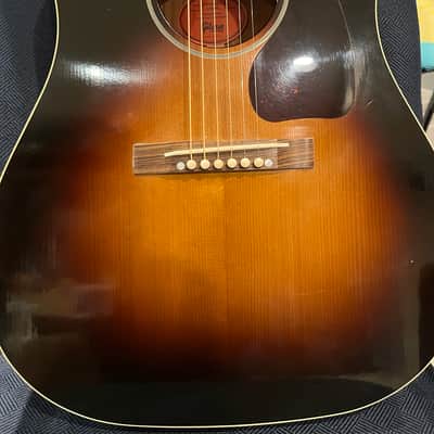 Gibson Custom Shop Historic 1942 Banner J-45 2020 - Present - Vintage Sunburst image 2