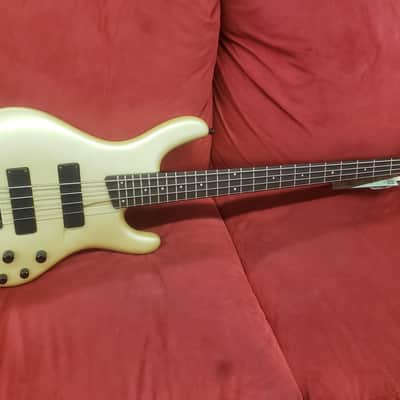 Ibanez EDB 600 Ergodyne Bass Pearl White Satin image 2