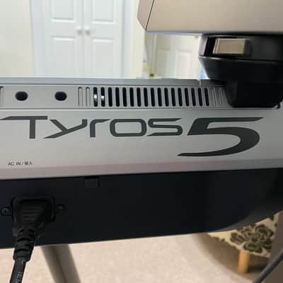 Yamaha Tyros 5 76 Keyboard with Yamaha MS-05 Speaker Set & L-7S Stand in Excellent Condition image 6