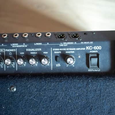 Roland KC-600 4-Channel 200-Watt 1x15" Keyboard Combo 2017 - Present - Black image 2