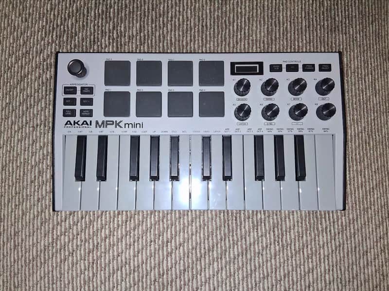 Akai Professional MPK Mini MK3 2023 - Special-Edition Gray image 1