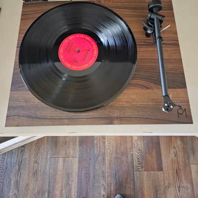 Rega Planar 1 Belt Drive Turntable image 2