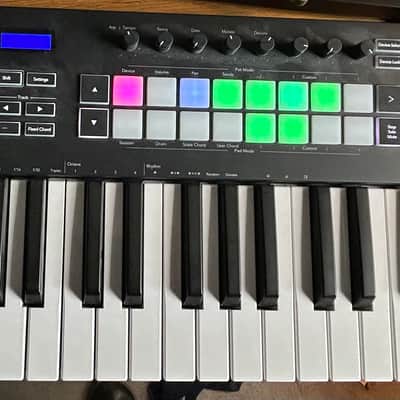Novation Launchkey 37 MK3 2021 - black image 2