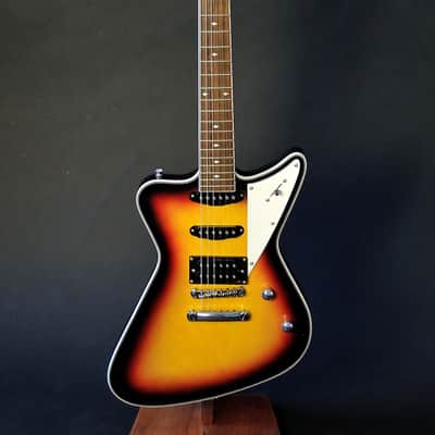 Bootlegger Guitar Hounder. Black Cherry Honey Burst Stiletto Case & Flask image 8