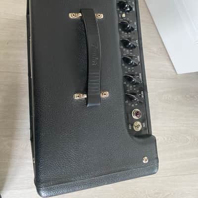 Fender Blues Junior 15-Watt 1x12" Guitar Combo 2002 - 2010 - Black image 3