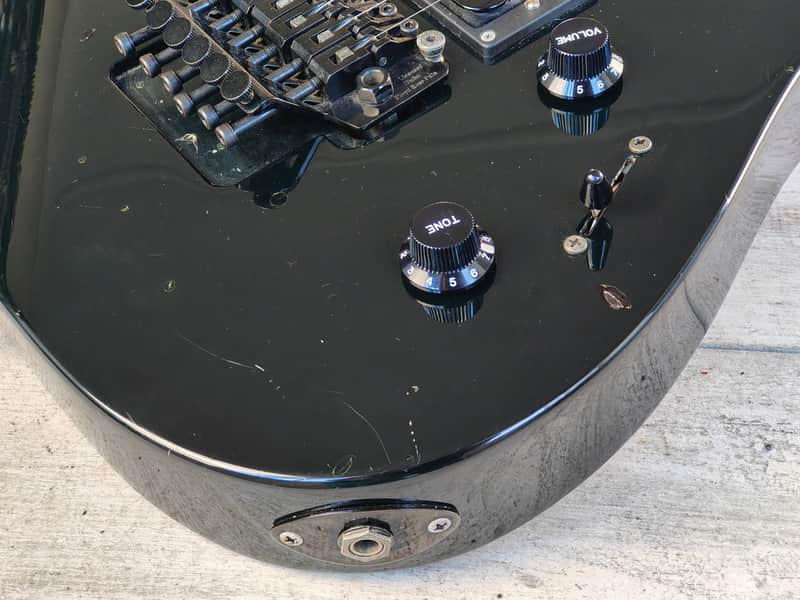 1991 Charvel Jackson Japan DK-070-HSH Dinky (Black) | Reverb Portugal