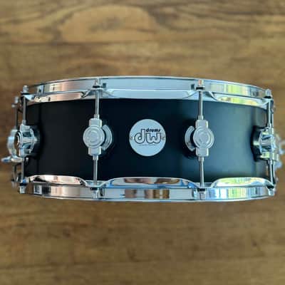 DW Design Series 5.5x14" Maple Snare Drum - Black Satin image 1
