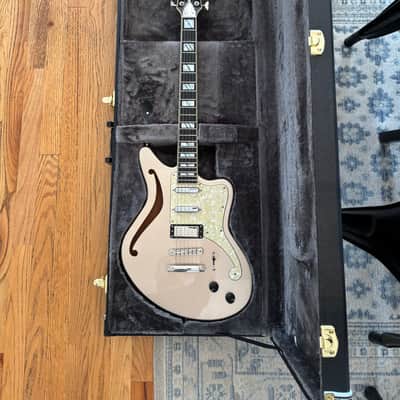 D'Angelico Deluxe Bedford SH 2021 - Present - Desert Gold image 10