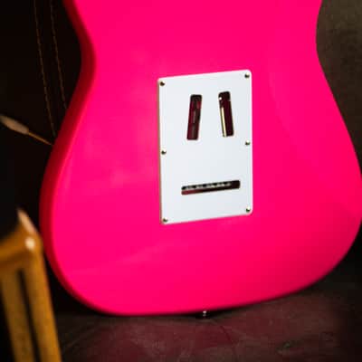 Kramer Focus VT-211S 2022 - Present - Hot Pink image 7