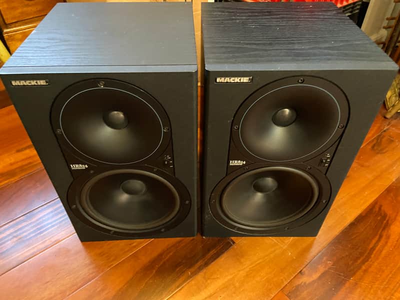 Mackie HR824 Studio Monitors (2) High Resolution Active Powered Speakers