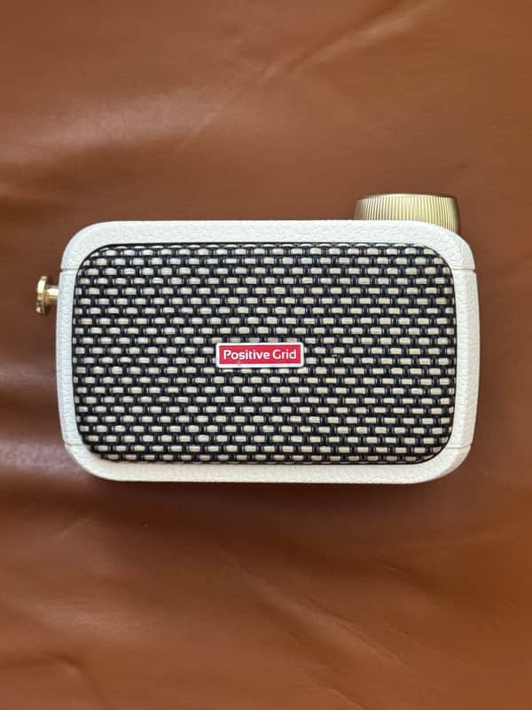 Positive Grid Spark GO Wireless Digital Modeling Guitar Practice Amp 2023 - Present - Pearl White Bild 1
