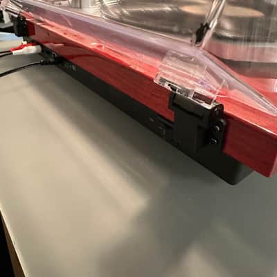1byone H005 Bluetooth Belt-Drive Turntable - Red simulated wood Bild 3