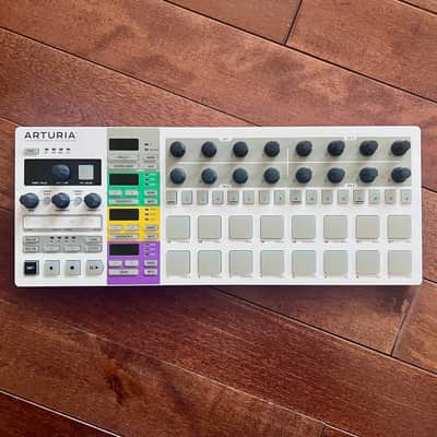 Arturia BeatStep Pro MIDI Controller White image 2